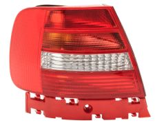 Piloto trasero Audi A4 1999-2001 sedan / izquierdo
