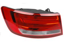 Piloto trasero Audi A4 2015-2019 sedan / exterior / izquierdo