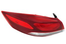 Piloto trasero Hyundai Elantra 2016-2019 exterior / izquierdo