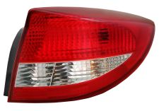 Piloto trasero Kia Rio 2003-2006 4 puertas / derecho