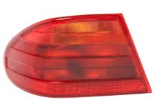 Piloto trasero Mercedes Clase E (w210) 1995-2000 sedan / exterior / izquierdo