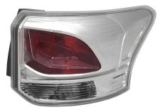 Piloto trasero Mitsubishi Outlander 2012-2015 exterior / derecho