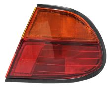 Piloto trasero Nissan Almera 1995-1998 4 puertas / derecho