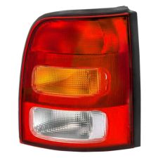 Piloto trasero Nissan Micra 1998-2000 derecho