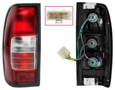 Piloto trasero Nissan Navara 2002-2005 conector 8 / izquierdo