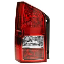 Piloto trasero Nissan Pathfinder 2010-2014 izquierdo