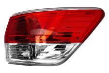 Piloto trasero Nissan Pathfinder 2014-2017 exterior / derecho