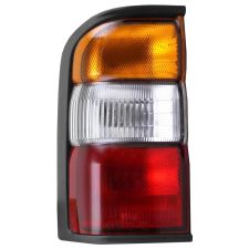 Piloto trasero Nissan Patrol 1998-2001 izquierdo