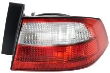 Piloto trasero Renault Laguna 2001-2005 sedan / exterior / derecho