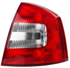Piloto trasero Skoda Octavia 2009-2013 sedan / derecho