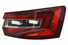Piloto trasero Skoda Superb 2015-2019 combi / exterior / oscuro / derecho