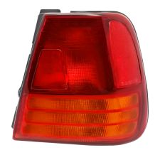 Piloto trasero Suzuki Swift 1989-1995 4 puertas / derecho