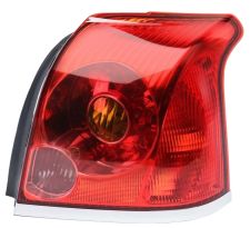 Piloto trasero Toyota Avensis 2003-2006 4 puertas / derecho