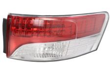 Piloto trasero Toyota Avensis 2008-2012 4 puertas / exterior / derecho