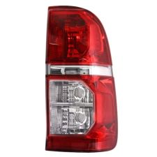 Piloto trasero Toyota Hilux 2011-2016 blanco / derecho