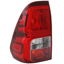 Piloto trasero Toyota Hilux 2016-2021 izquierdo