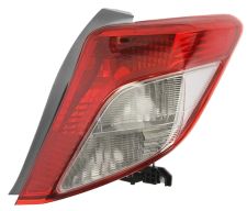 Piloto trasero Toyota Yaris 2011-2014 derecho