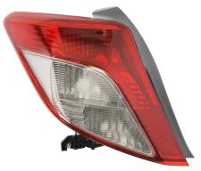 Piloto trasero Toyota Yaris 2011-2014 izquierdo
