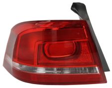 Piloto trasero Volkswagen Passat 2010-2014 sedan / exterior / base clara / izquierdo