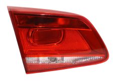 Piloto trasero Volkswagen Passat 2010-2014 sedan / interior / base clara / izquierdo