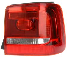 Piloto trasero Volkswagen Touran 2010-2015 exterior / derecho