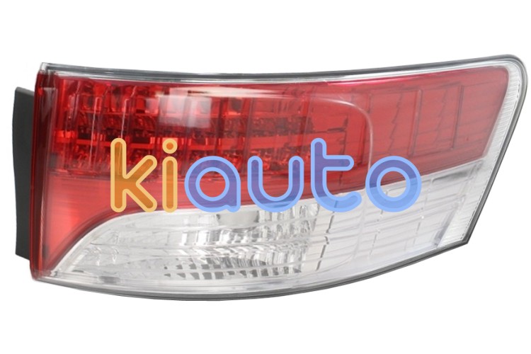 Piloto trasero toyota avensis 2008-2012 4 puertas / exterior / derecho OE 8155105250